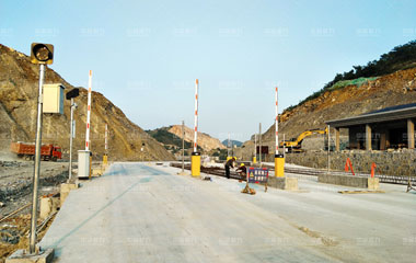 湖南省常德市偉廈建材引用石料廠無人值守自動稱重系統(tǒng)